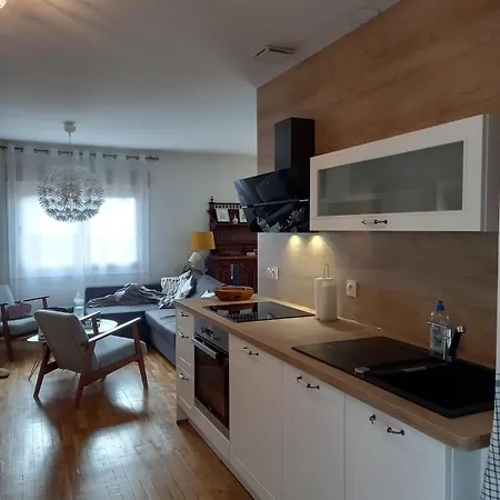 La Maison De Valerie La Flèche